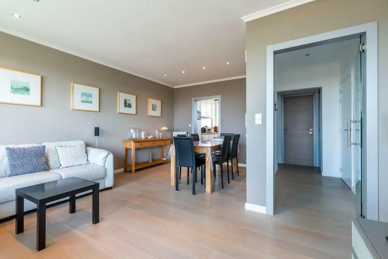 Panoramic & Modern Apartment With Sea View Bredene