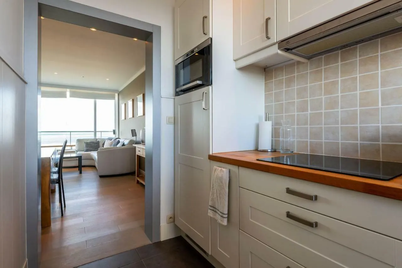 Panoramic & Modern Apartment With Sea View Bredene